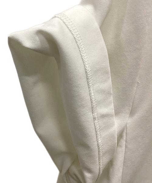 BLUE LABEL CRESTBRIDGE（ブルーレーベルクレストブリッジ）BLUE LABEL CRESTBRIDGE (ブルーレーベルクレストブリッジ) Tシャツ ホワイト×ベージュ サイズ:38の古着・服飾アイテム