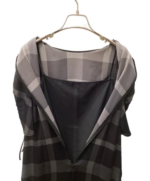 BLUE LABEL CRESTBRIDGE（ブルーレーベルクレストブリッジ）BLUE LABEL CRESTBRIDGE (ブルーレーベルクレストブリッジ) チェックハンマーサテンワンピース ブラック サイズ:38の古着・服飾アイテム