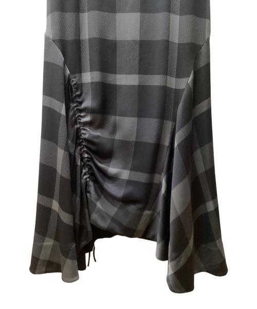 BLUE LABEL CRESTBRIDGE（ブルーレーベルクレストブリッジ）BLUE LABEL CRESTBRIDGE (ブルーレーベルクレストブリッジ) チェックハンマーサテンワンピース ブラック サイズ:38の古着・服飾アイテム