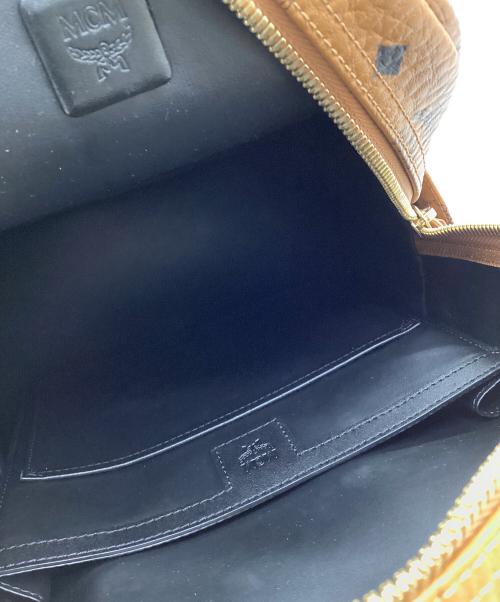 MCM（エムシーエム）MCM (エムシーエム) Stark サイドスタッズ バックパック ブラウンの古着・服飾アイテム