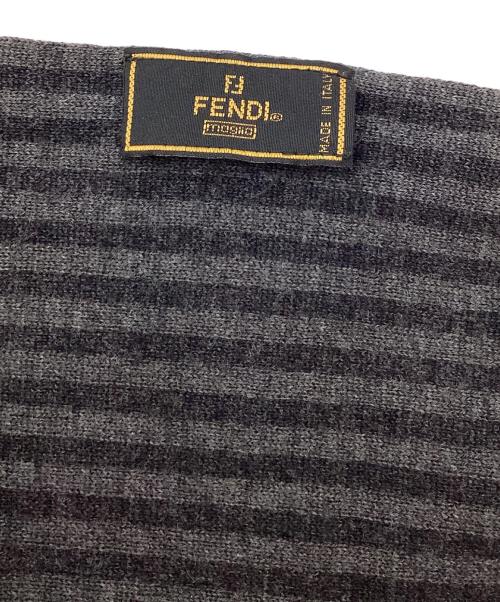 FENDI（フェンディ）FENDI (フェンディ) マフラー グレー×ブラックの古着・服飾アイテム