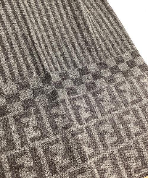 FENDI（フェンディ）FENDI (フェンディ) マフラー グレー×ブラックの古着・服飾アイテム