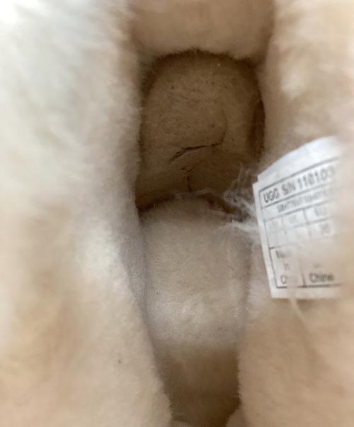 UGG（アグ）UGG (アグ) CLASSIC MINI WISP ピンク サイズ:22cm 未使用品の古着・服飾アイテム
