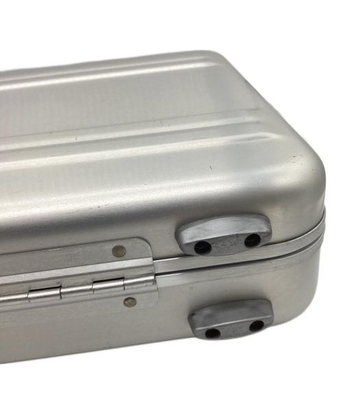 ZERO HALLIBURTON（ゼロ ハリバートン）ZERO HALLIBURTON (ゼロ ハリバートン) アタッシュケース シルバーの古着・服飾アイテム