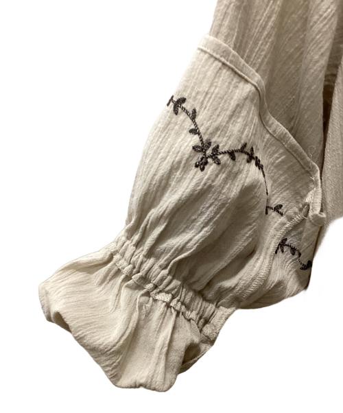 TSUHARU by samansa Mos2（ツハル バイ サマンサモスモス）TSUHARU by samansa Mos2 (ツハル バイ サマンサモスモス) リネンコットン袖刺繍ワンピース ベージュ サイズ:F 未使用品の古着・服飾アイテム