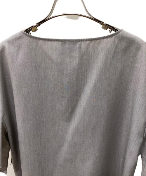 UNITED ARROWS TOKYO（ユナイテッドアローズトウキョウ）UNITED ARROWS TOKYO (ユナイテッドアローズトウキョウ) 半袖ブラウス グレー サイズ:36の古着・服飾アイテム