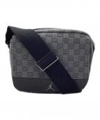 JORDANジョーダン）の古着「MONOGRAM MINI MESSENGER BAG」｜グレー×ブラック