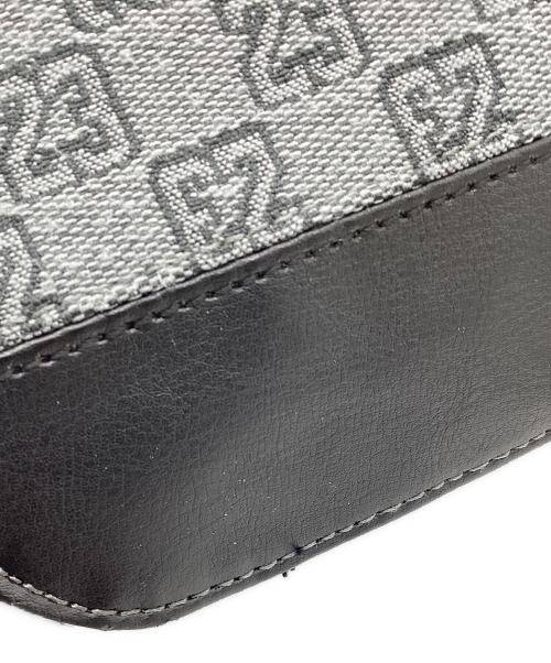 JORDAN（ジョーダン）JORDAN (ジョーダン) MONOGRAM MINI MESSENGER BAG グレー×ブラックの古着・服飾アイテム