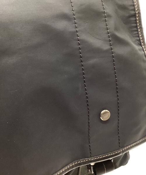 COACH（コーチ）COACH (コーチ) ナイロンショルダーバッグ ブラックの古着・服飾アイテム