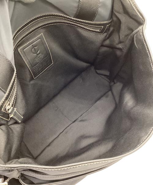 COACH（コーチ）COACH (コーチ) ナイロンショルダーバッグ ブラックの古着・服飾アイテム
