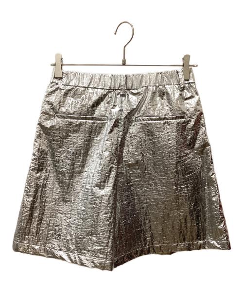 NOISE MAKER（ノイズメーカー）NOISE MAKER (ノイズメーカー) メタリックタックショートパンツ シルバー サイズ:36の古着・服飾アイテム