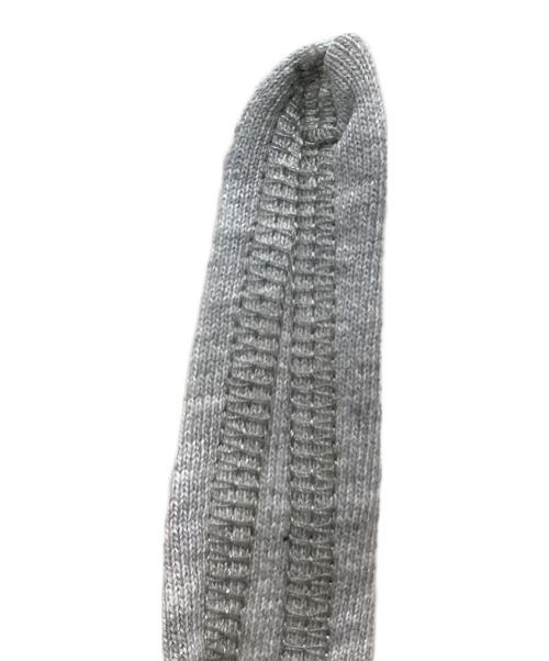 H&M（エイチアンドエム）H&M (エイチアンドエム) GLENN MARTENS (グレンマーティンス) タイディテールプリントスウェットパーカ グレー サイズ:M 未使用品の古着・服飾アイテム
