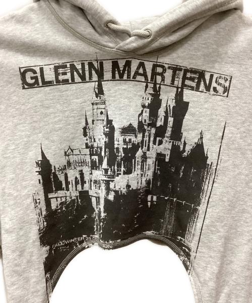 H&M（エイチアンドエム）H&M (エイチアンドエム) GLENN MARTENS (グレンマーティンス) タイディテールプリントスウェットパーカ グレー サイズ:M 未使用品の古着・服飾アイテム