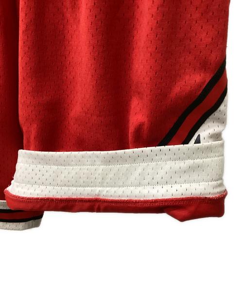 MITCHELL & NESS（ミッチェルアンドネス）MITCHELL & NESS (ミッチェルアンドネス) シカゴ・ブルズ バスケショーツ レッド サイズ:Lの古着・服飾アイテム