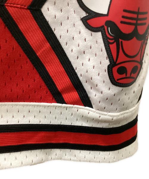 MITCHELL & NESS（ミッチェルアンドネス）MITCHELL & NESS (ミッチェルアンドネス) シカゴ・ブルズ バスケショーツ レッド サイズ:Lの古着・服飾アイテム