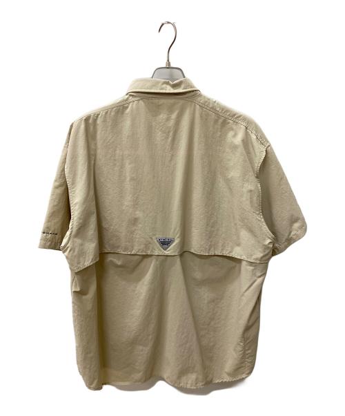 Columbia（コロンビア）Columbia (コロンビア) 半袖シャツ ベージュ サイズ:Lの古着・服飾アイテム