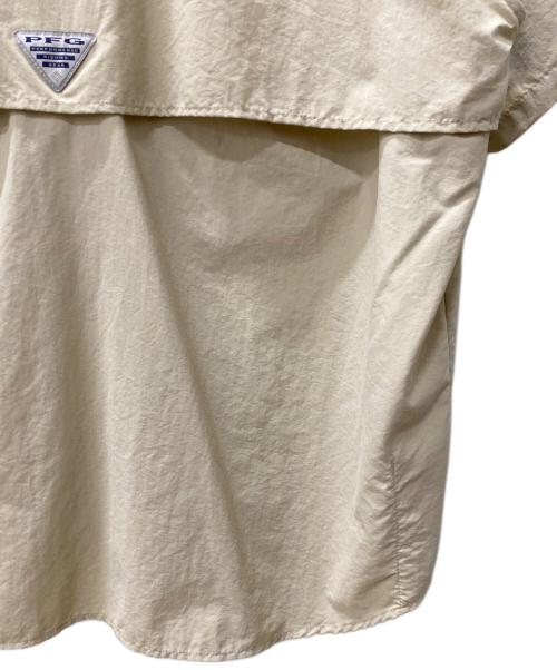 Columbia（コロンビア）Columbia (コロンビア) 半袖シャツ ベージュ サイズ:Lの古着・服飾アイテム