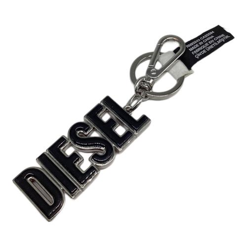 DIESEL（ディーゼル）DIESEL (ディーゼル) 3Dキーリング ブラック×レッド ブラック×レッドの古着・服飾アイテム