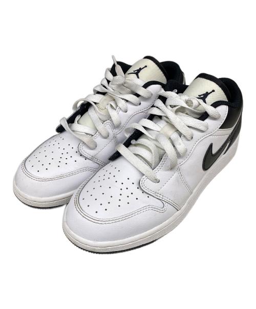 NIKE（ナイキ）NIKE (ナイキ) スニーカー ホワイト×ブラック サイズ:23.5の古着・服飾アイテム