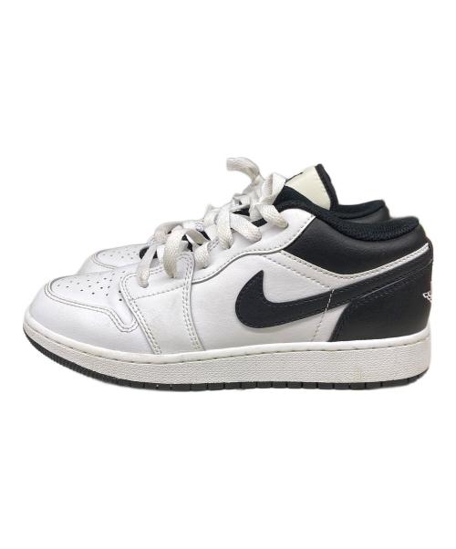 NIKE（ナイキ）NIKE (ナイキ) スニーカー ホワイト×ブラック サイズ:23.5の古着・服飾アイテム
