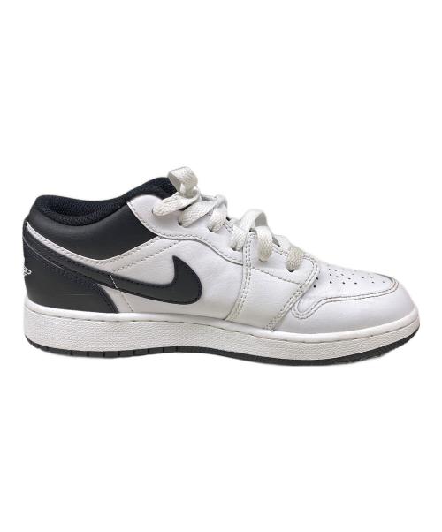 NIKE（ナイキ）NIKE (ナイキ) スニーカー ホワイト×ブラック サイズ:23.5の古着・服飾アイテム