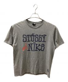 stussy×NIKE（ステューシー×ナイキ）の古着「Tシャツ」｜グレー