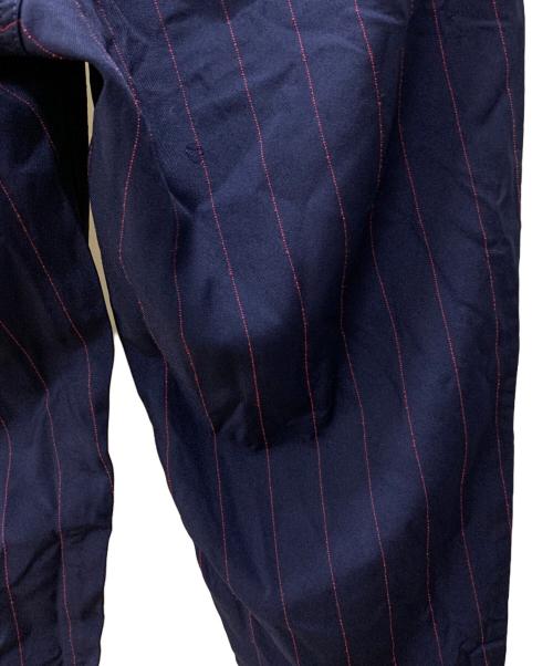 COMME des GARCONS（コムデギャルソン）COMME des GARCONS (コムデギャルソン) 22SS ポリ縮絨 ストライプ テーパードパンツ ネイビー サイズ:XSの古着・服飾アイテム