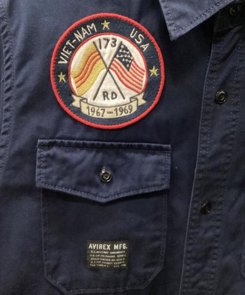AVIREX（アヴィレックス）AVIREX (アヴィレックス) スーベニアシャツ ネイビー サイズ:Mの古着・服飾アイテム