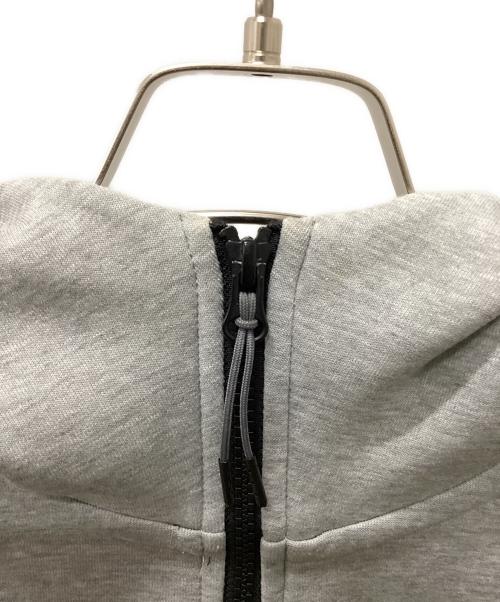 NIKE（ナイキ）NIKE (ナイキ) ジップパーカー グレー サイズ:Mの古着・服飾アイテム