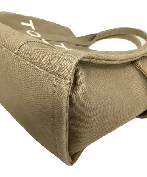 MARC JACOBS（マークジェイコブス）MARC JACOBS (マークジェイコブス) THE TOTE BAG カーキの古着・服飾アイテム