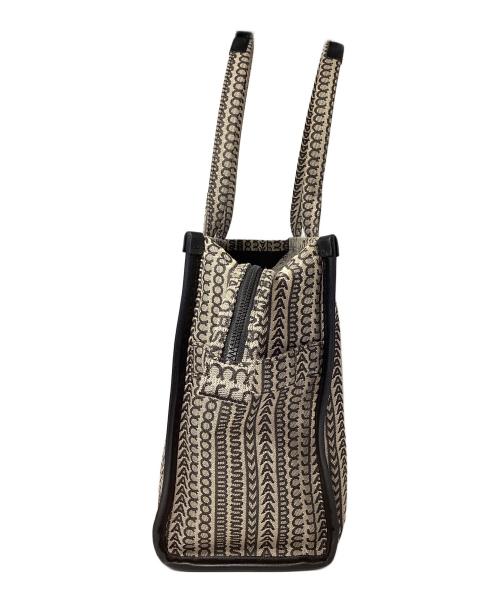 MARC JACOBS（マークジェイコブス）MARC JACOBS (マークジェイコブス) The Monogram Large Tote ベージュの古着・服飾アイテム