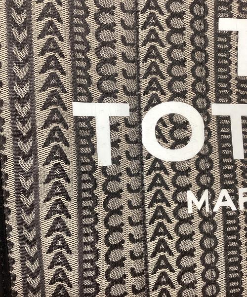 MARC JACOBS（マークジェイコブス）MARC JACOBS (マークジェイコブス) The Monogram Large Tote ベージュの古着・服飾アイテム