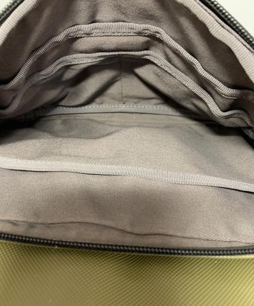 LACOSTE（ラコステ）LACOSTE (ラコステ) リュック カーキの古着・服飾アイテム