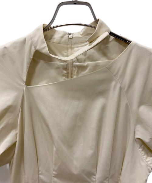 CELFORD（セルフォード）CELFORD (セルフォード) 半袖ワンピース アイボリー サイズ:38の古着・服飾アイテム