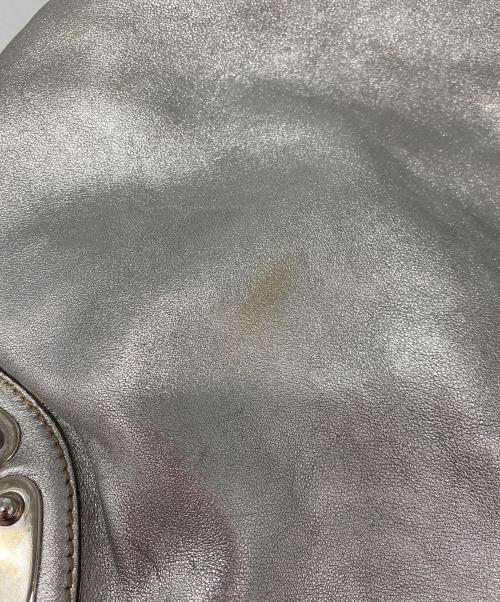 GUCCI（グッチ）GUCCI (グッチ) ショルダーバッグ シルバーの古着・服飾アイテム