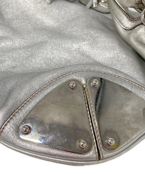 GUCCI（グッチ）GUCCI (グッチ) ショルダーバッグ シルバーの古着・服飾アイテム