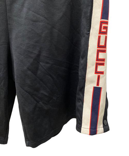 GUCCI（グッチ）GUCCI (グッチ) サイドスナップロゴライン テクニカルジャージー ショートパンツ ブラック サイズ:XLの古着・服飾アイテム