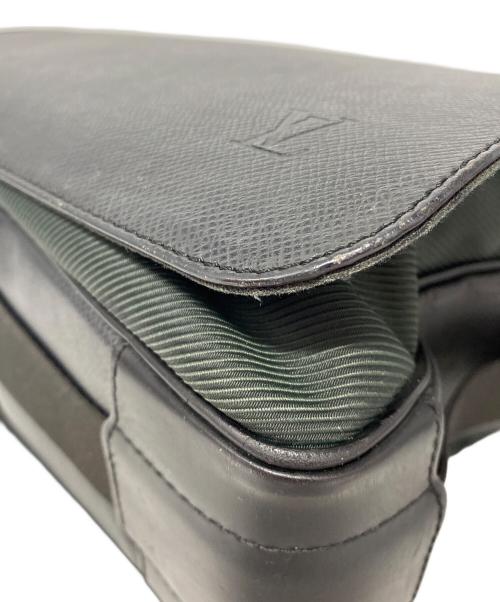 LOUIS VUITTON（ルイ ヴィトン）LOUIS VUITTON (ルイ ヴィトン) ショルダーバッグ ブラックの古着・服飾アイテム