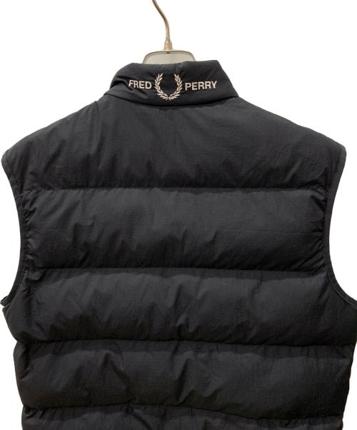 FRED PERRY（フレッドペリー）FRED PERRY (フレッドペリー) 中綿ベスト ブラック サイズ:Mの古着・服飾アイテム
