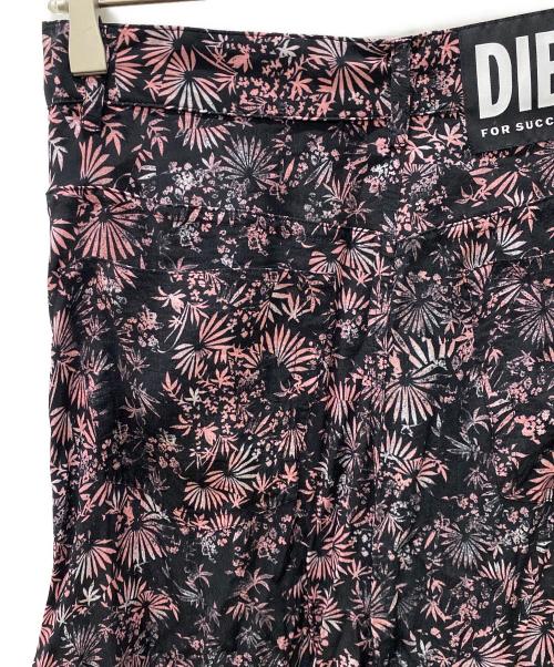 DIESEL（ディーゼル）DIESEL (ディーゼル) スカート ピンク×ブラック サイズ:W26の古着・服飾アイテム