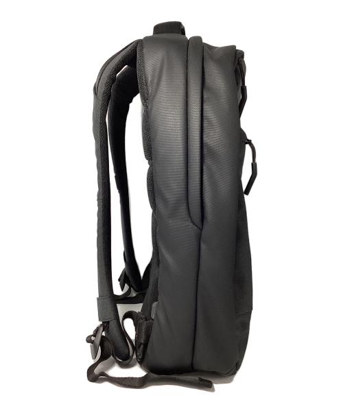 Incase（インケース）Incase (インケース) City Compact Backpack ブラックの古着・服飾アイテム