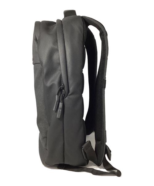 Incase（インケース）Incase (インケース) City Compact Backpack ブラックの古着・服飾アイテム
