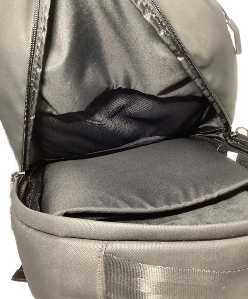Incase（インケース）Incase (インケース) City Compact Backpack ブラックの古着・服飾アイテム