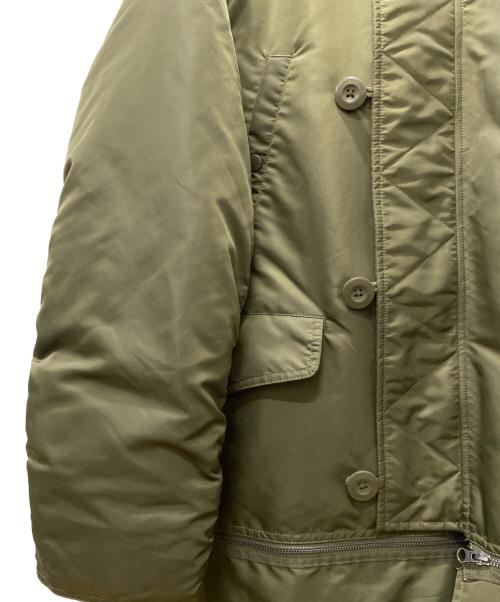 GU（ジーユー）GU (ジーユー) UNDERCOVER (アンダーカバー) ヒートパデッドコンバーチブルコート オリーブ サイズ:XLの古着・服飾アイテム