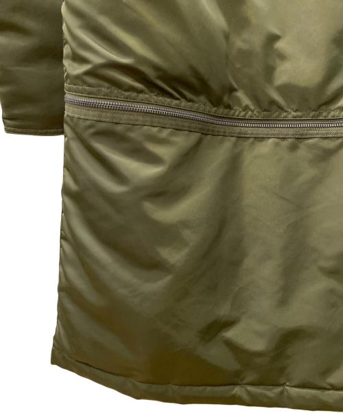 GU（ジーユー）GU (ジーユー) UNDERCOVER (アンダーカバー) ヒートパデッドコンバーチブルコート オリーブ サイズ:XLの古着・服飾アイテム