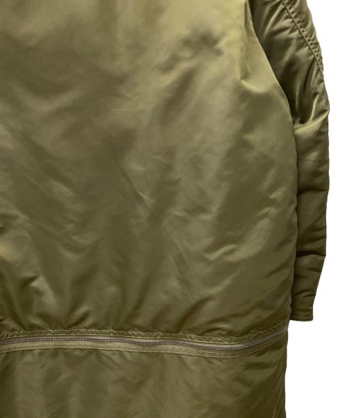 GU（ジーユー）GU (ジーユー) UNDERCOVER (アンダーカバー) ヒートパデッドコンバーチブルコート オリーブ サイズ:XLの古着・服飾アイテム
