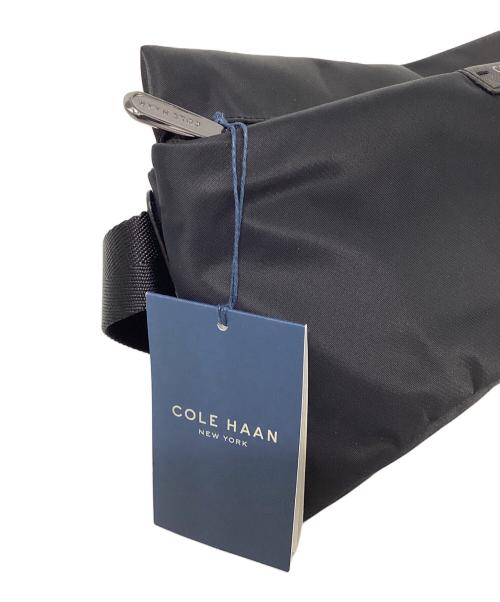 COLE HAAN（コールハーン）COLE HAAN (コールハーン) カールソン イーストウエスト スリング ブラック 未使用品の古着・服飾アイテム