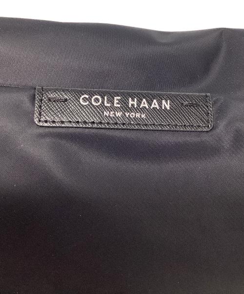 COLE HAAN（コールハーン）COLE HAAN (コールハーン) カールソン イーストウエスト スリング ブラック 未使用品の古着・服飾アイテム