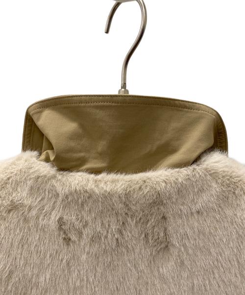 MOTOMACHI Zelal（モトマチゼラール）MOTOMACHI Zelal (モトマチゼラール) フェイクファーベスト付ダブルフロントコート カーキ サイズ:Mの古着・服飾アイテム