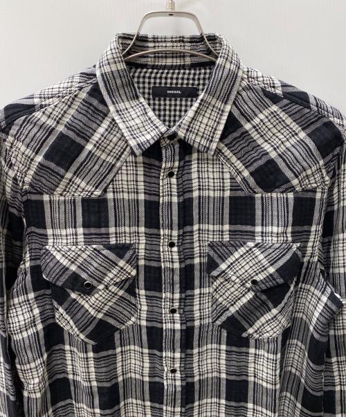 DIESEL（ディーゼル）DIESEL (ディーゼル) 長袖シャツ ホワイト×ブラック サイズ:Lの古着・服飾アイテム